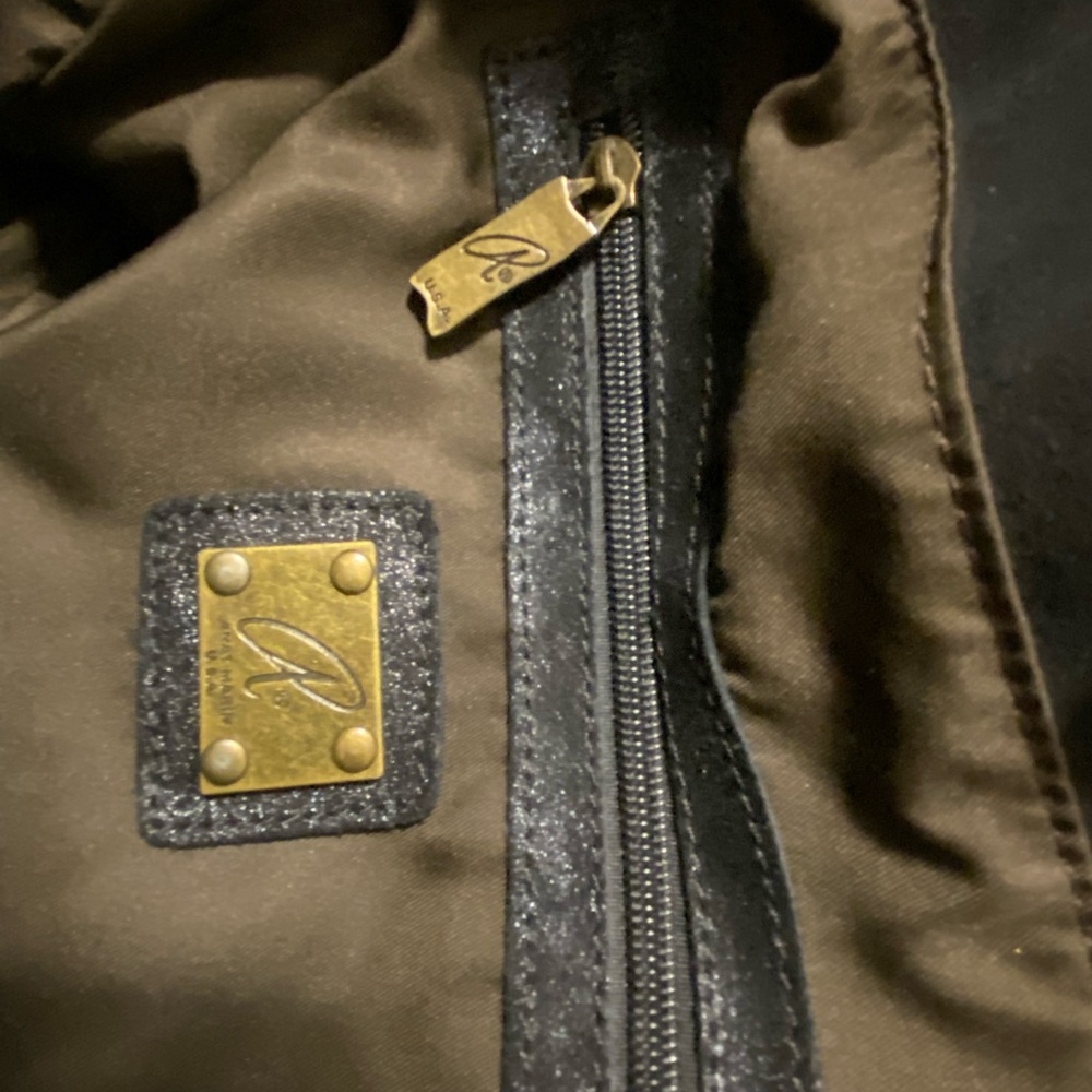 Bold and Beautiful Anat Marin Tote - Picture 6 of 9